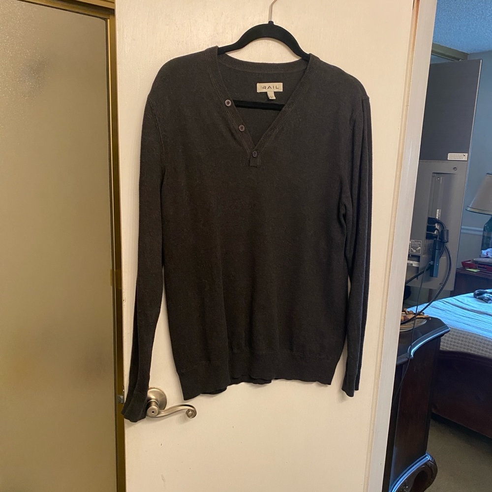 The Rail V-Neck Sweater in Dark Gray pre owned